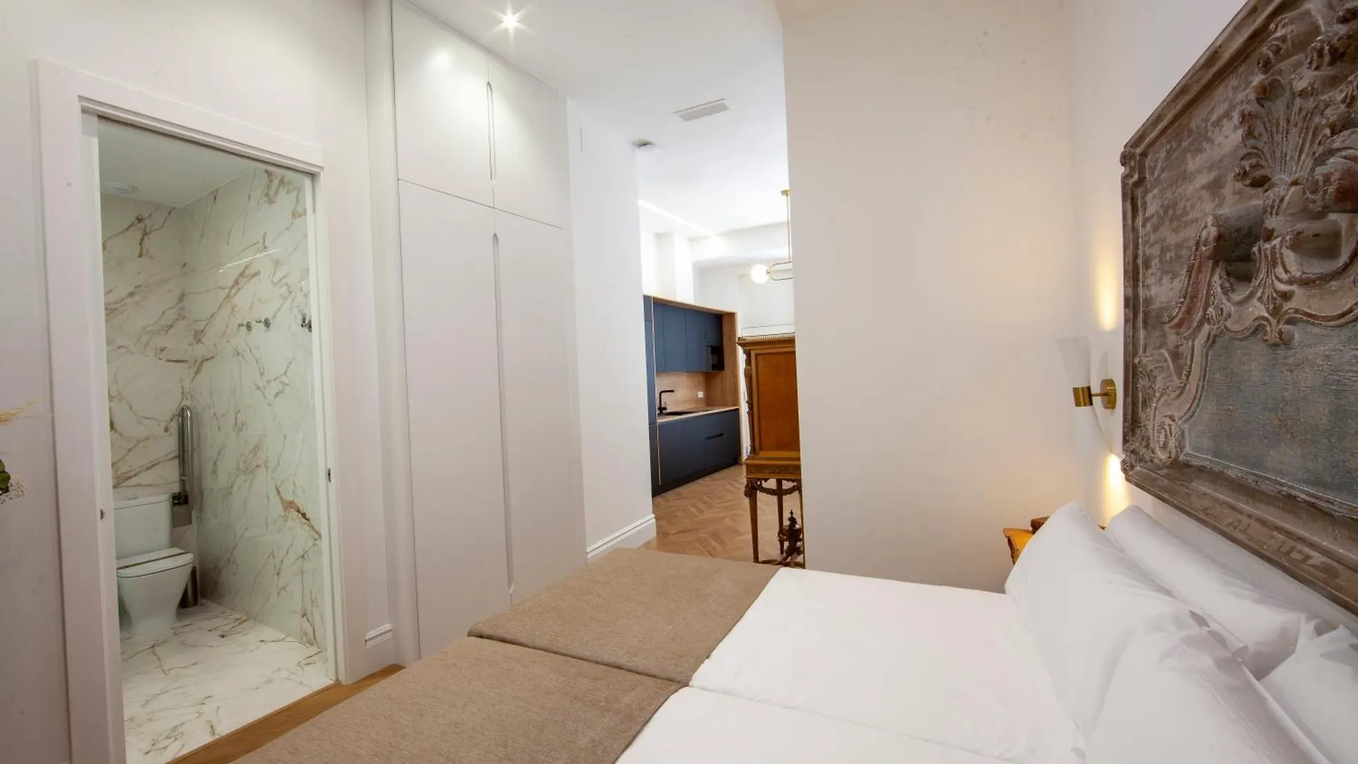 Pries Homes - Center Beach Малага 0*,
